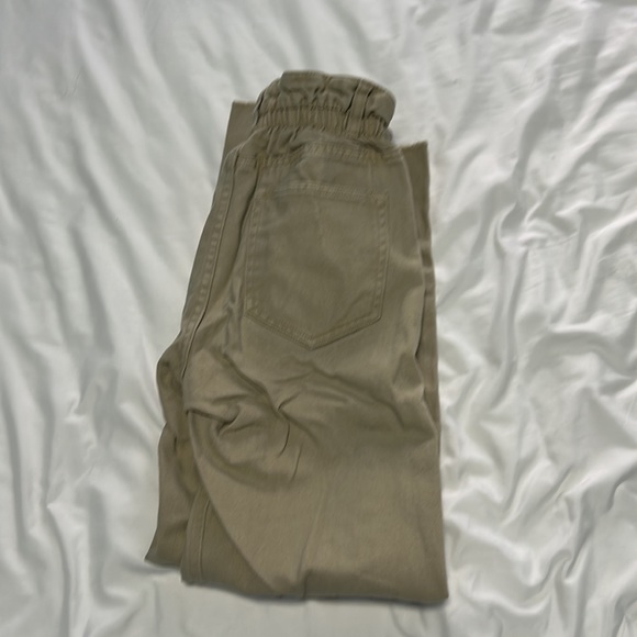Paper bag pants with elastic waist - Picture 2 of 3